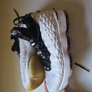 Nike Lebron Graffiti White Flyknit Basketball